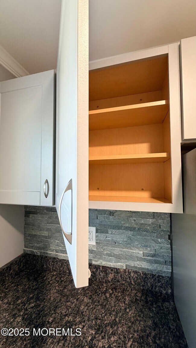 Building Photo - 420 Cross Rd