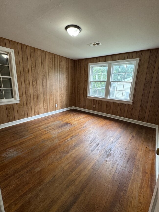 Building Photo - 906 Chickasaw Trail