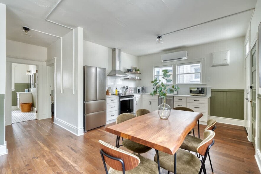 Building Photo - 1036 SE 12th Ave