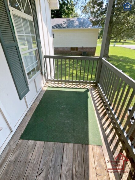 Building Photo - 173 Bybee Woods Dr