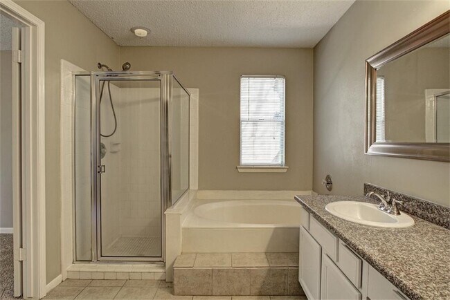 Building Photo - 11 Cottage Grove Pl