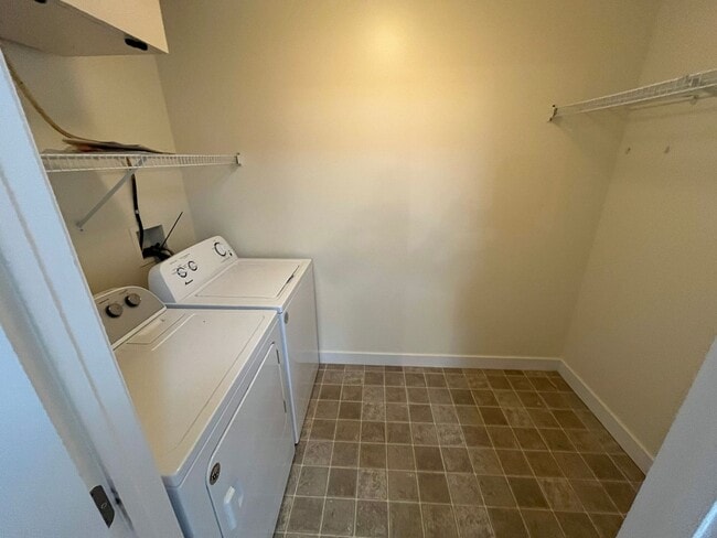 Building Photo - 2BD/1BA Condo at City's Edge, South Burlin...