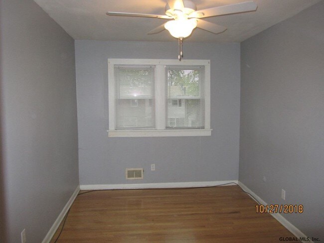 Building Photo - 125 Mt Hope Dr