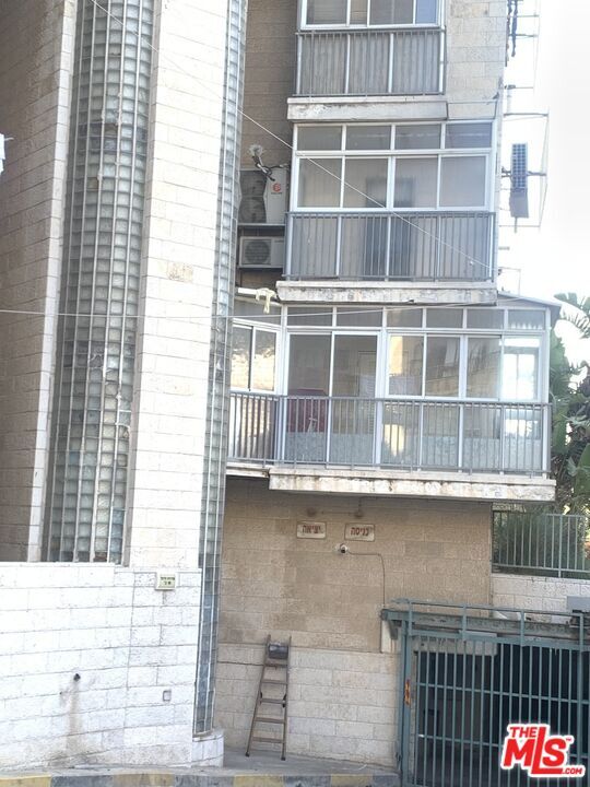 Building Photo - 10 Herzl Blvd