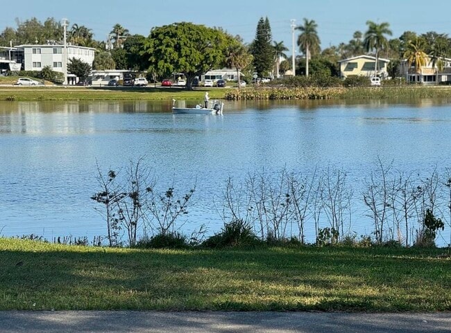 Building Photo - 136 Akron St