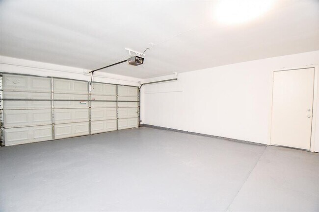 Building Photo - 2430 Ridge Hollow Dr