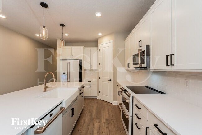 Building Photo - 5722 Arlington River Dr.