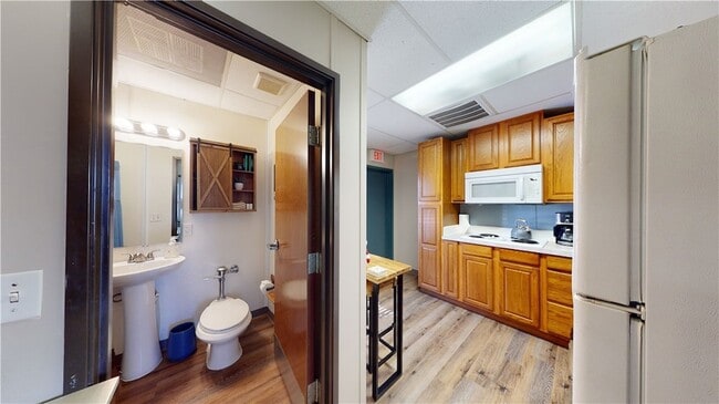 Building Photo - 5585 Straub Rd