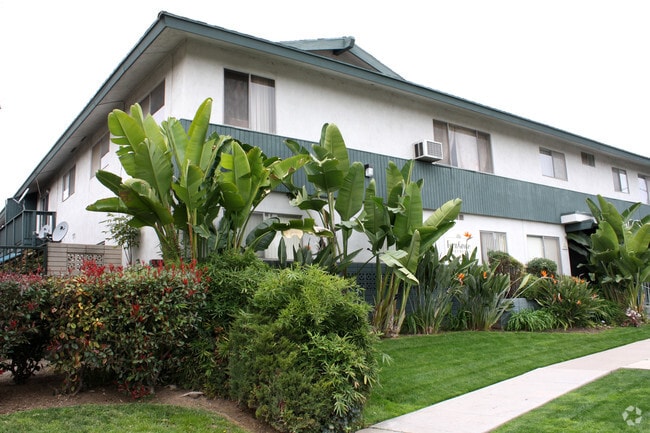 Building Photo - Fern Grove Apartments