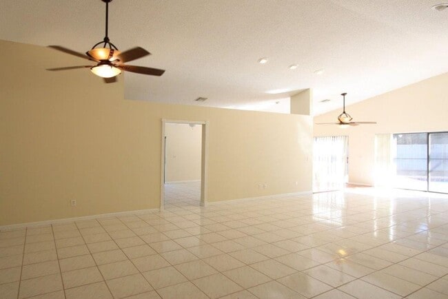 Building Photo - Beautiful 3BD/2BA Single family Home In Bo...
