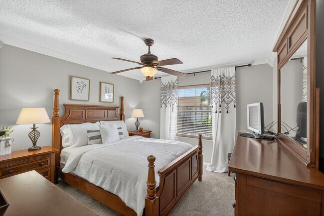 Building Photo - 202 Pinecrest Cir