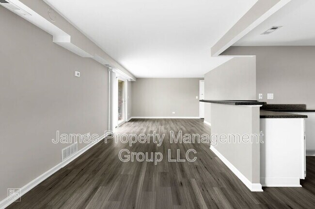 Building Photo - 1102 Westover Ln