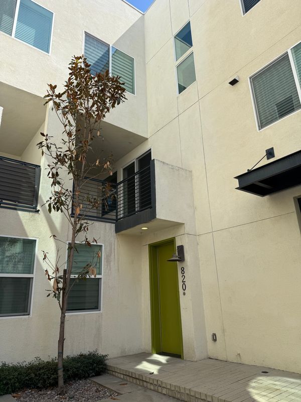 Building Photo - 820 Aloe Pl