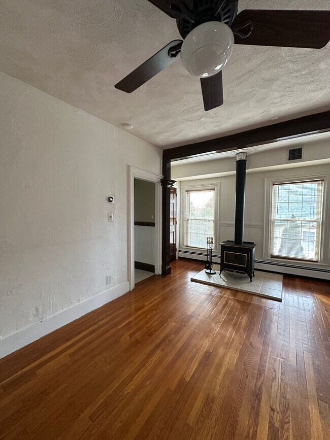 Building Photo - 51 Granville Ave