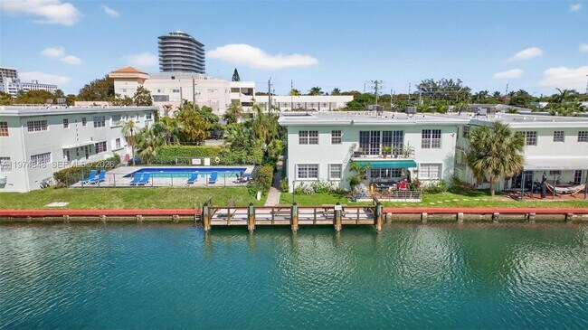 Building Photo - 8600 Byron Ave