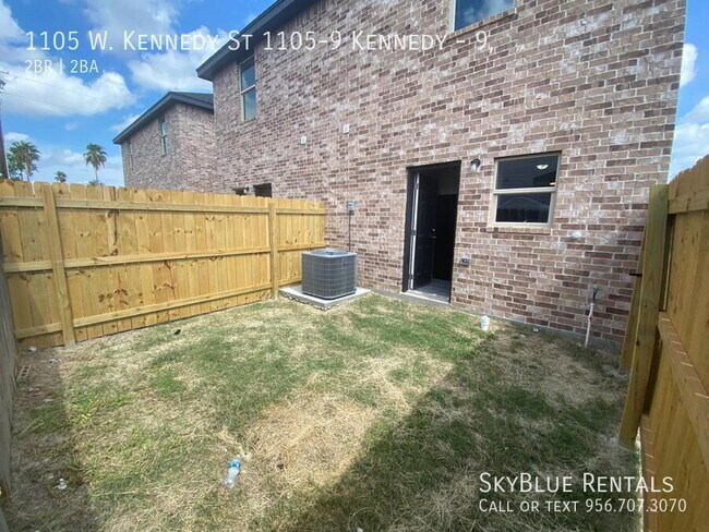 Building Photo - 1105 W Kennedy St