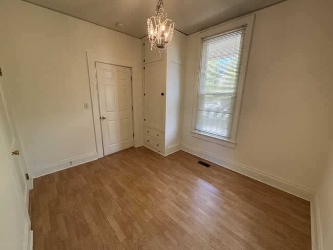 Building Photo - 3 Bedroom, 1 Bathroom Brooklyn Home
