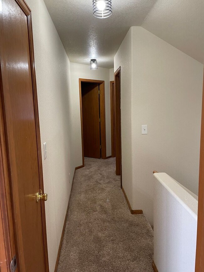 Building Photo - Beautiful 3 Bed 2.5 Bath Home in Milliken, Huge Corner Lot, Fenced Yard & Unfinished Basement