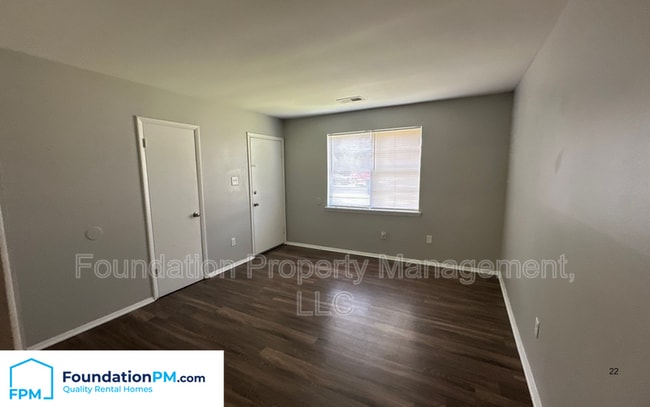 Building Photo - 1056 Hudson St