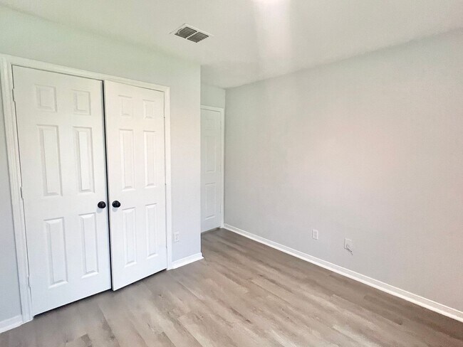 Building Photo - Updated 4 Bed Home in Killeen!