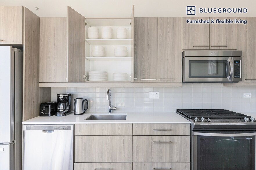 Building Photo - 730 W Couch Pl