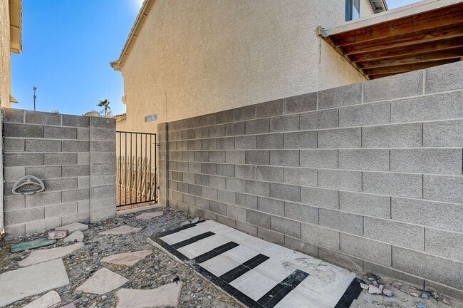 Building Photo - Single Family Home In N Las Vegas