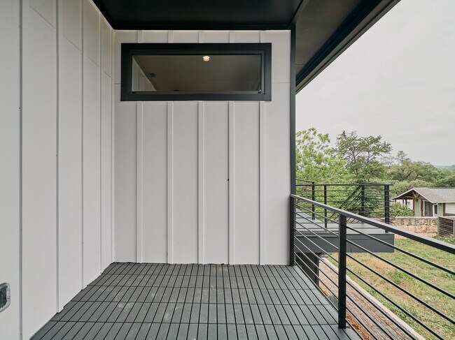 Building Photo - 412 Kemp St