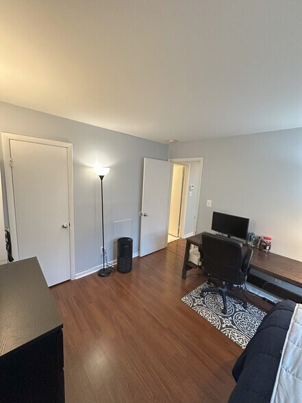 Building Photo - 11700 Olde English Dr