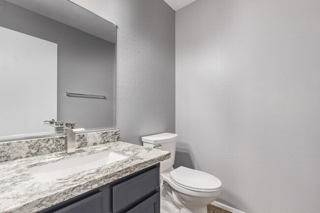 Building Photo - 1368 S 232nd Ave