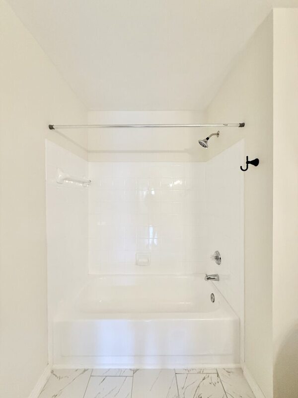 Building Photo - 2400 Feather Sound Dr