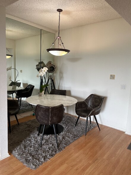 Building Photo - 1245 McClellan Dr