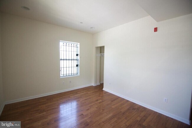 Building Photo - 1858 N 16th St