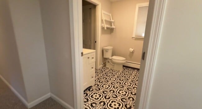 Building Photo - Available Now | 3 Bed, 1.5 Bath Single-Fam...