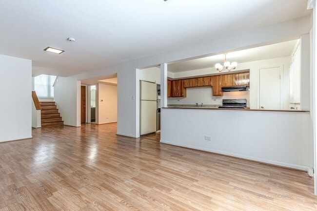 Building Photo - 9260 Dee Rd