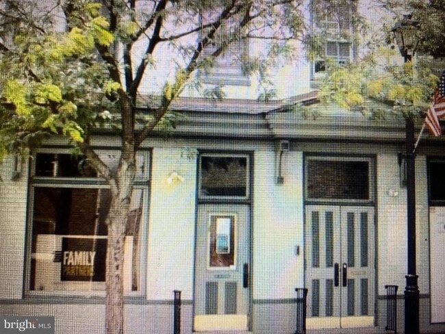 Primary Photo - 406 High St