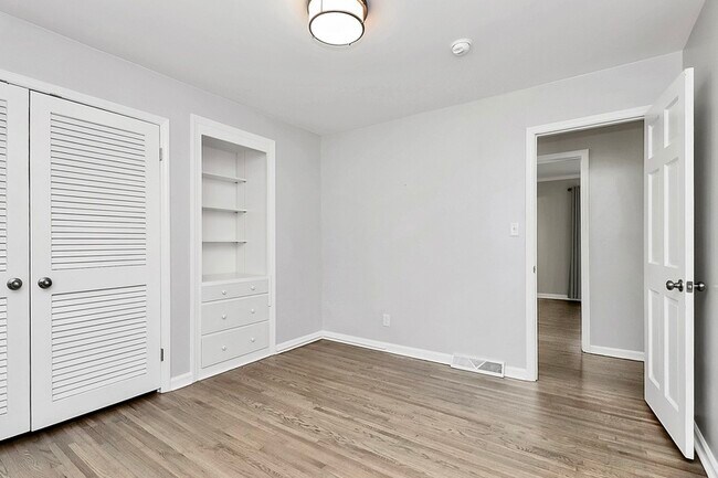 Building Photo - 1932 Stoneyridge Dr