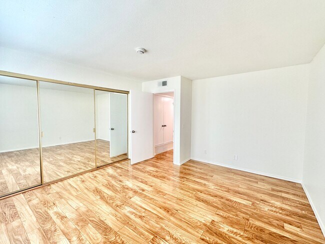 Building Photo - 1652 Pala Lake Dr