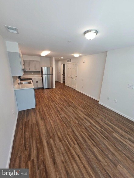 Building Photo - 200 Hamilton Ave