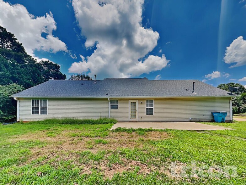 Building Photo - 103 New Farm Dr