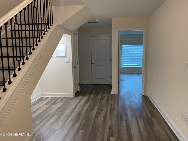 Building Photo - 130 Clifton Bay Lp