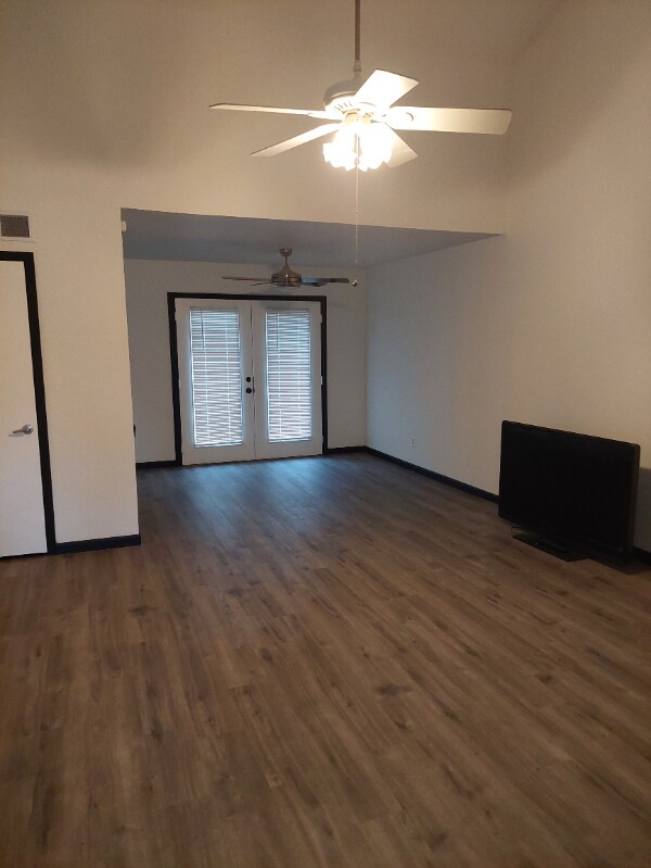 Building Photo - 7916 capano