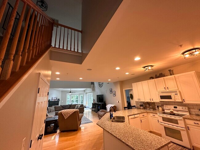 Stairwell - 8940 Executive Club Dr