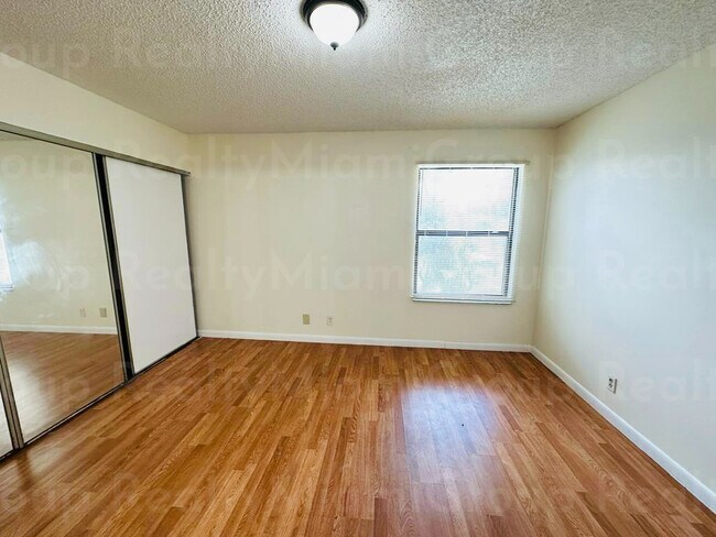 Building Photo - 26 Crossings Cir