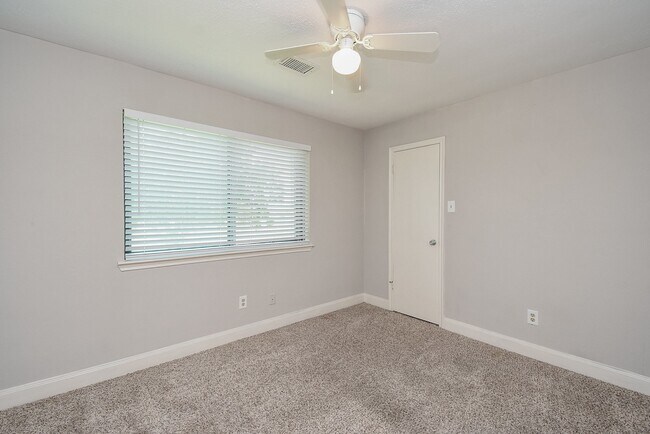 Building Photo - 3030 Great Lakes Ave