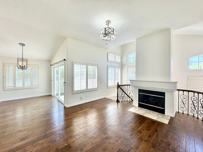 Building Photo - Beautiful 2Bd/2Ba Available In Aliso Viejo!