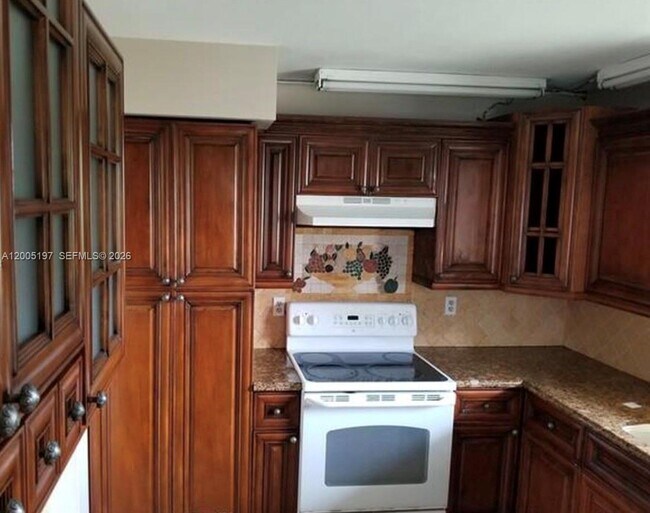 Building Photo - 309 Lakeview Dr