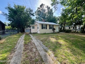 Building Photo - 2649 Lake Shore Blvd