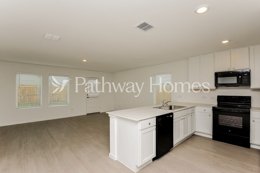 Building Photo - 10016 Isla Ln