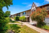 Building Photo - 749 S Mollison Ave