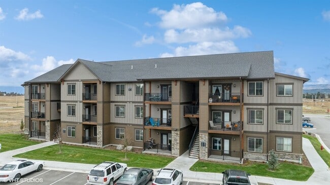 Building Photo - 2 Bed 2 Bath Apartment!